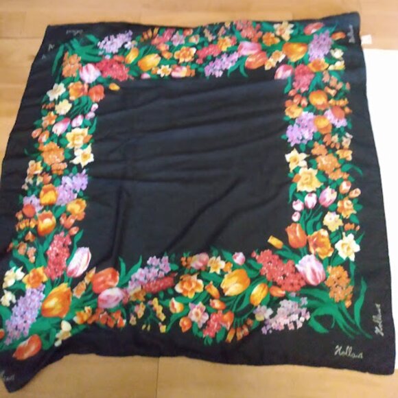 Holland: Multi color scarf. Measures approx. 33.5"x34.5". - Picture 1 of 4